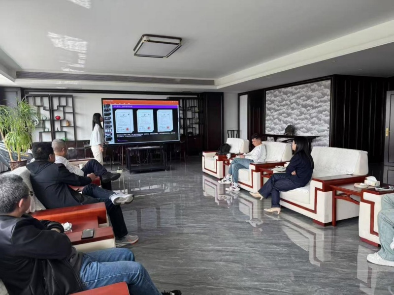 Lawana nggabungake mesin laut listrik, drive upgrade pangayoman lingkungan saka kekuwatan yacht