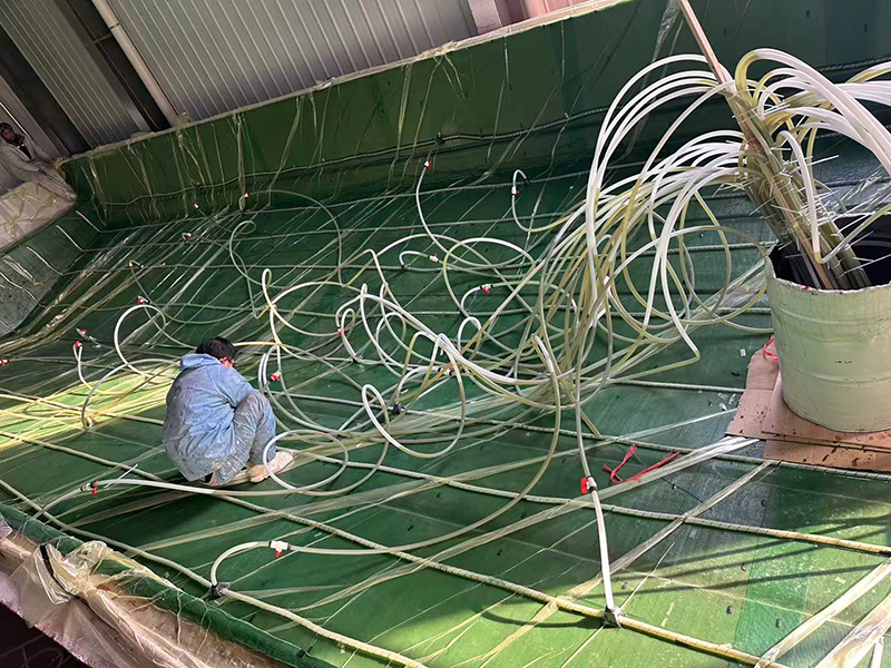 Law Lawada® adopts teknologi infus vakum kanggo prau fiberglass, nambah kualitas lan kinerja