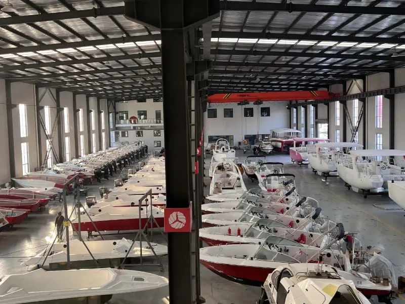 Yacht ing LawTA® bakal ngirim 42 nyetel prau kacepetan khusus, sing dirancang khusus kanggo kahanan banyu Gunung Bijia.